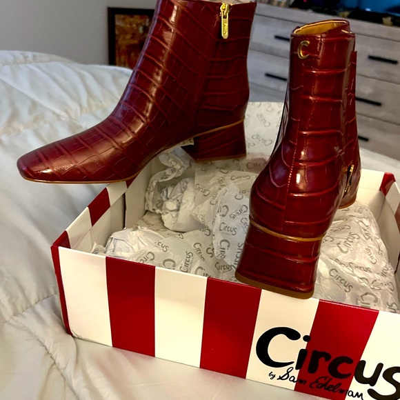 Dress Boot
Size 10
Sam Edelman - Picture 1 of 3